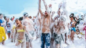 Fiesta de la espuma con cañón de espuma para eventos infantiles en Málaga Fiesta de la espuma con cañón de espuma para eventos infantiles en Málaga